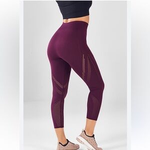 Fabletics•SculptKnit High-Waisted Mesh Capri •small